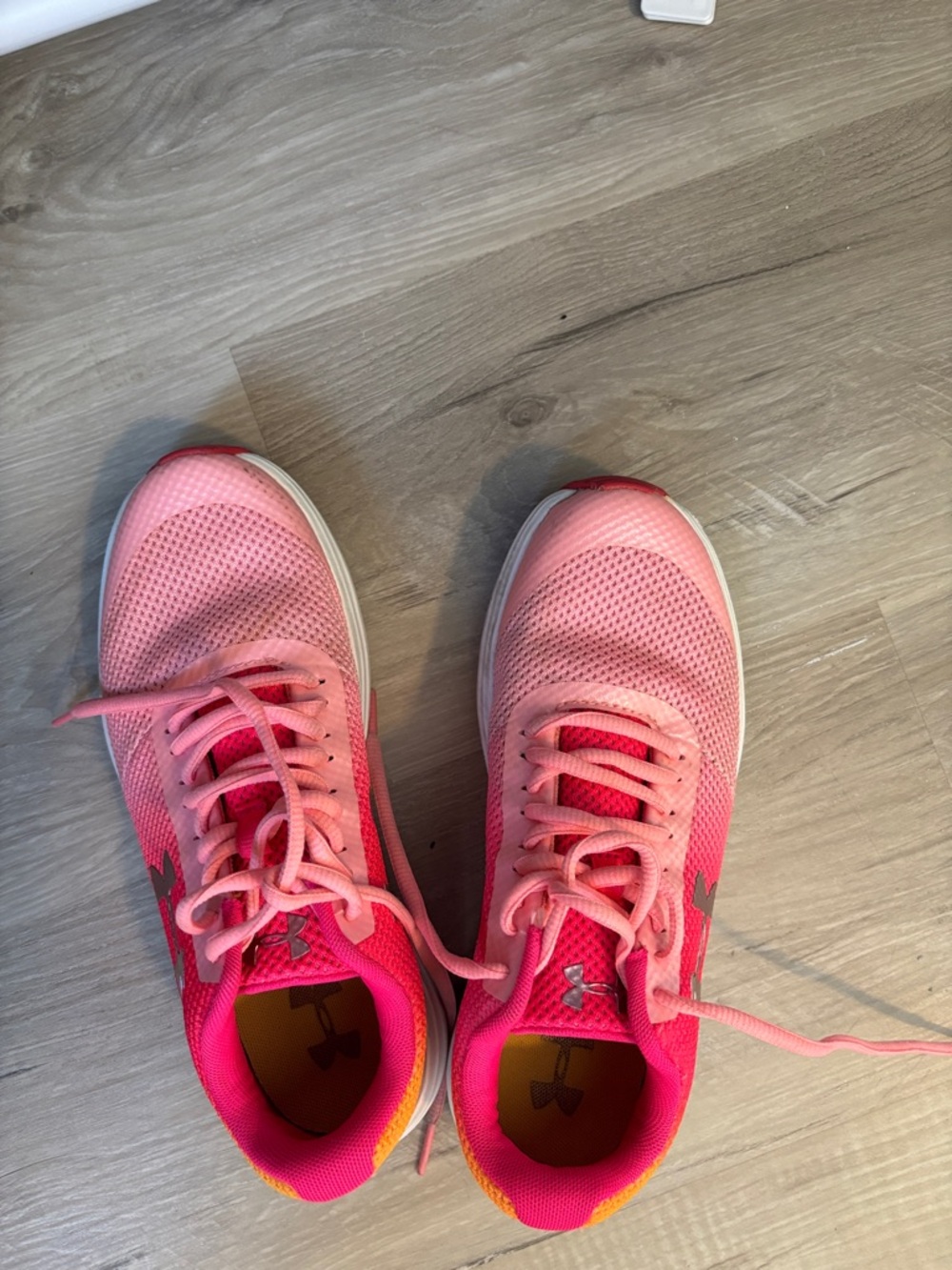 Girls under armour shoes Size 5Y